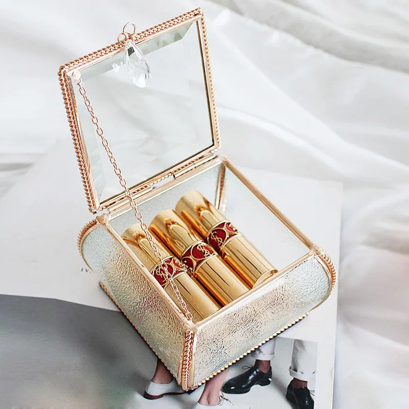 Retro Glass Gold Jewellery Box Princess European Jewelry Jewelry Storage Box Desktop Flip Dustproof Finishing Box
Retro Glass Gold Jewellery Box Princess European Jewelry Jewelry Storage Box Desktop Flip Dustproof Finishing Box