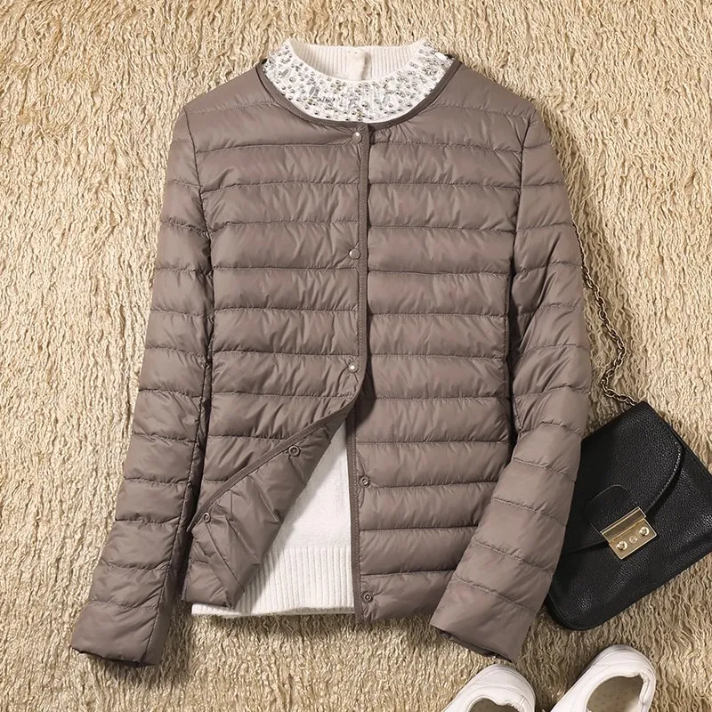 Lightweight Women Down Jacket Liner 2019 New Lightweight Slim Single-Breasted Short Female Jacket Large Size Ladies Parkas YF280
Lightweight Women Down Jacket Liner 2019 New Lightweight Slim Single-Breasted Short Female Jacket Large Size Ladies Parkas YF280