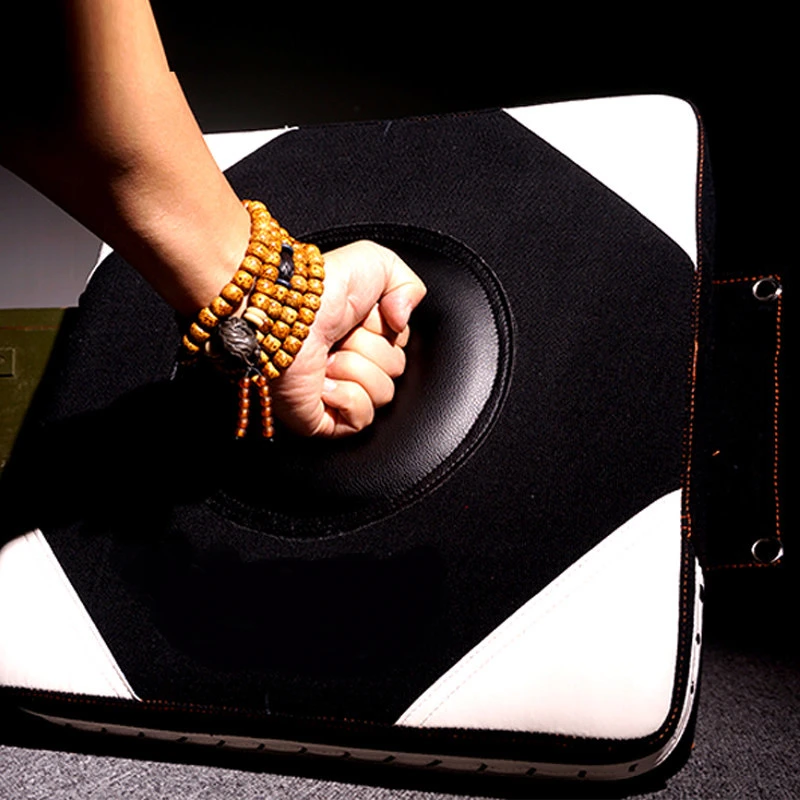 40*40*10Thicken boxing pad Punch mitts pads hang wall target MMA focus muay thai fighting Grappling foot targets sport equipment
40*40*10Thicken boxing pad Punch mitts pads hang wall target MMA focus muay thai fighting Grappling foot targets sport equipment