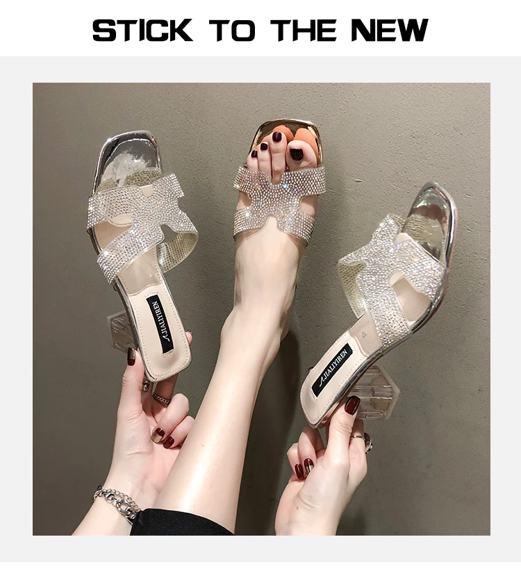 2019 Summer Fashion PVC Jelly Slippers Crystal Open Toed Sexy Clear Square Heel Crystal Women Slippers Pumps Ladies Slippers
2019 Summer Fashion PVC Jelly Slippers Crystal Open Toed Sexy Clear Square Heel Crystal Women Slippers Pumps Ladies Slippers