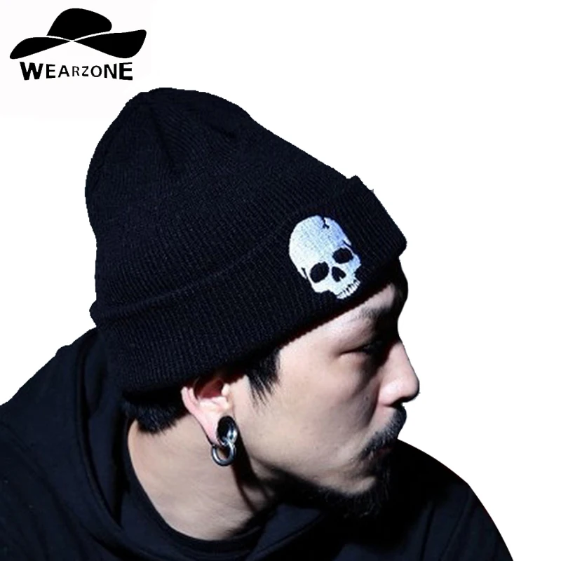 2017 men's Skullies hats winter knitting Beanies embroidery Skull and crossbones Women Knitted Hat Headgear Women Hat warmCap
2017 men's Skullies hats winter knitting Beanies embroidery Skull and crossbones Women Knitted Hat Headgear Women Hat warmCap