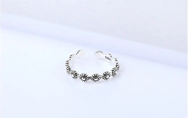 DIEERLAN Bijoux 2019 Retro Antique Flowers Rings 925 Sterling Silver Rings for Women Ladies Fashion Bohemian Jewelry
DIEERLAN Bijoux 2019 Retro Antique Flowers Rings 925 Sterling Silver Rings for Women Ladies Fashion Bohemian Jewelry