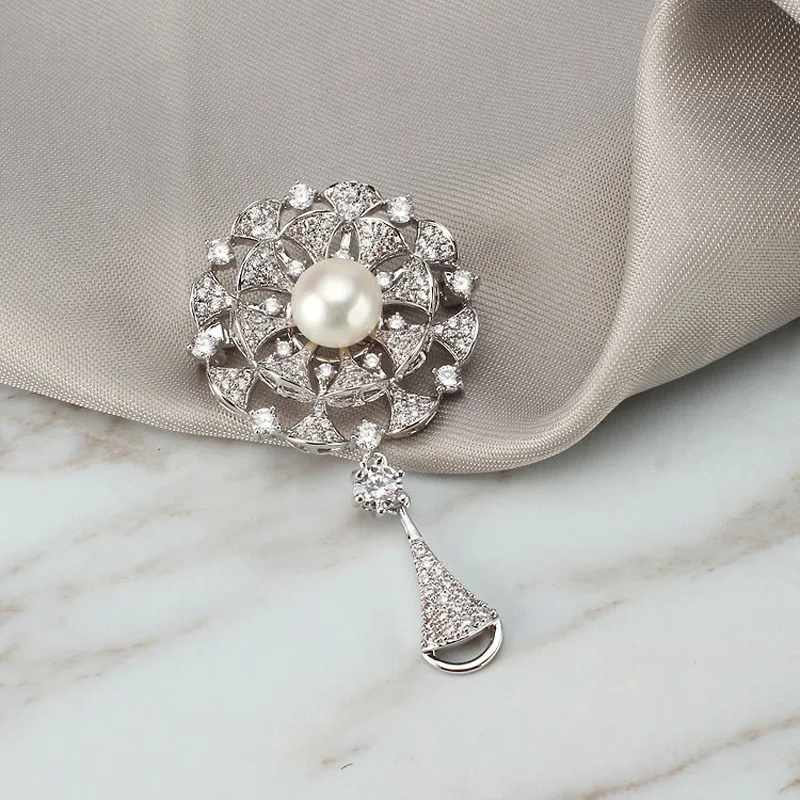 Luxury Crystal Antique Gold Flower Brooches Women Natural Pearl Lapel Pins Jewelry for Wedding Scarf Brooch Pin Accessories
Luxury Crystal Antique Gold Flower Brooches Women Natural Pearl Lapel Pins Jewelry for Wedding Scarf Brooch Pin Accessories