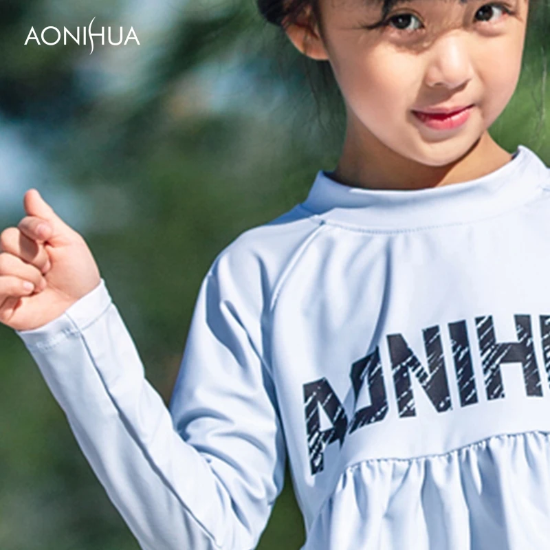 AONIHUA Two Piece Swimsuit Exquisite Girl Long Sleeve Top Lattice Swimming Short Pants For Children girl 2-12 Years Old
AONIHUA Two Piece Swimsuit Exquisite Girl Long Sleeve Top Lattice Swimming Short Pants For Children girl 2-12 Years Old