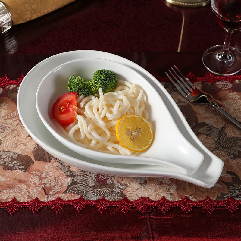 Creative fashion white ceramic tableware spoon bowl bowl Vegetable Salad Italian dessert pastry noodles soup soup
Creative fashion white ceramic tableware spoon bowl bowl Vegetable Salad Italian dessert pastry noodles soup soup