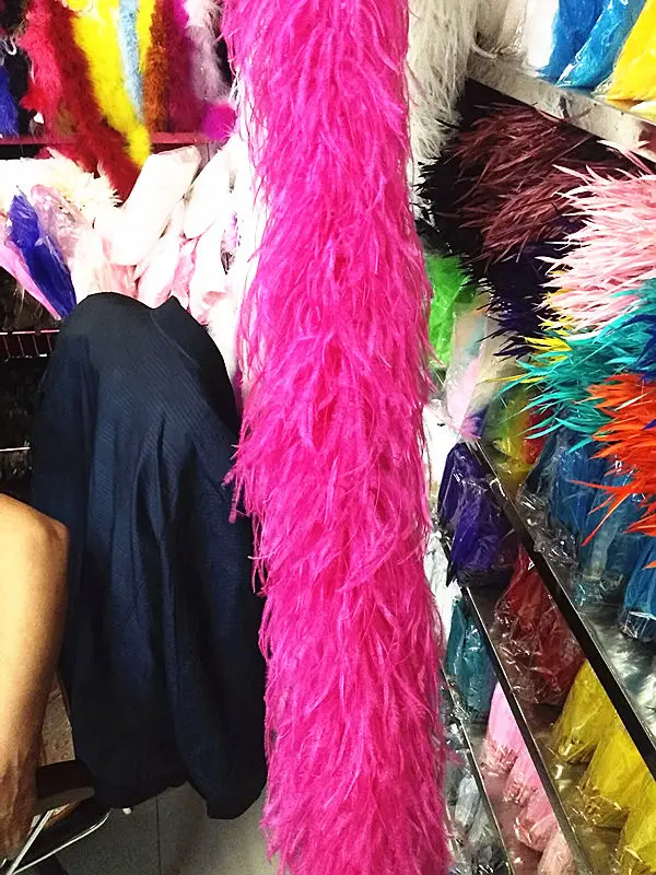 Hot 2m long high quality 6-layer rose ostrich feather boa for wedding carnival dress decorations / shawls / crafts
Hot 2m long high quality 6-layer rose ostrich feather boa for wedding carnival dress decorations / shawls / crafts