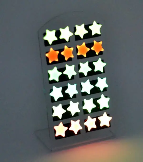 Fashion festive Glow Ear Stud Earring Neon Color Glow In Dark men women children candy color party club earrings New Xmas Gift
Fashion festive Glow Ear Stud Earring Neon Color Glow In Dark men women children candy color party club earrings New Xmas Gift