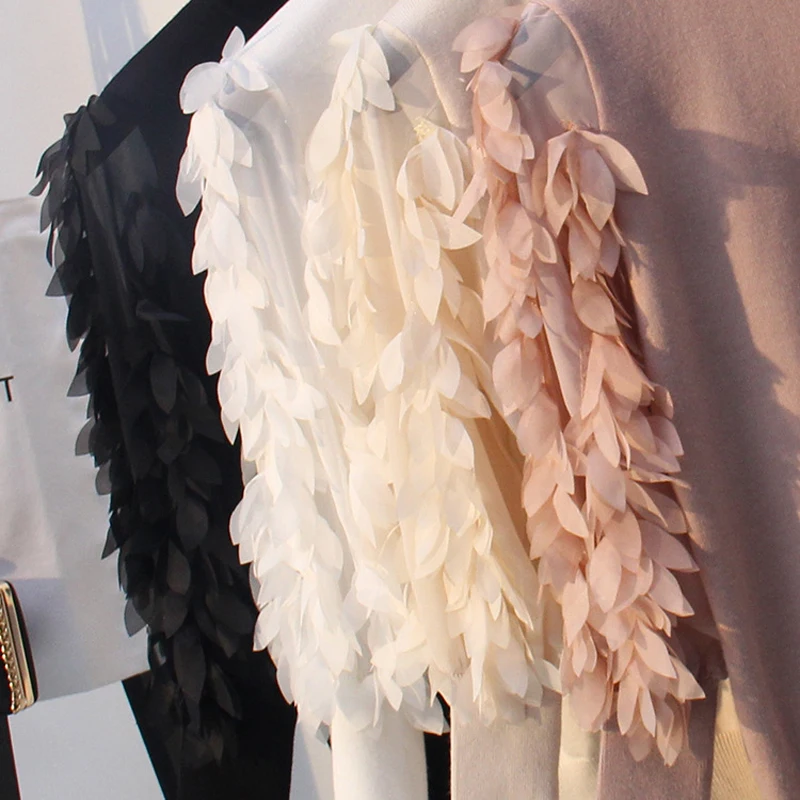 UVRCOS Ruffled Collar Knitted Women Sweater Spring Autumn Loose Jumper Fashion Flowers Sleeves Sweater and Pullover Femme Pull
UVRCOS Ruffled Collar Knitted Women Sweater Spring Autumn Loose Jumper Fashion Flowers Sleeves Sweater and Pullover Femme Pull