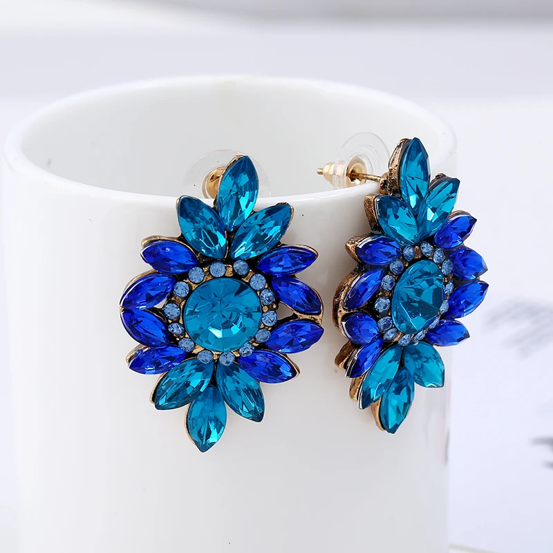 Fashion Jewelry Style Blue/Black/Red Earrings Handmade Rhinestone Sweet Stud Crystal Flower Earrings For Women Wedding Gift 2019
Fashion Jewelry Style Blue/Black/Red Earrings Handmade Rhinestone Sweet Stud Crystal Flower Earrings For Women Wedding Gift 2019