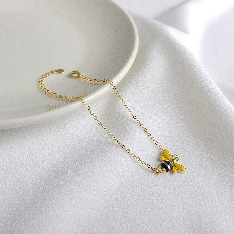 Honey Bee Chain Link Women Bracelet Genuine 100% 925 Sterling Silver Honeycomb charm Bracelets Golden cute Bee Beads Jewelry
Honey Bee Chain Link Women Bracelet Genuine 100% 925 Sterling Silver Honeycomb charm Bracelets Golden cute Bee Beads Jewelry