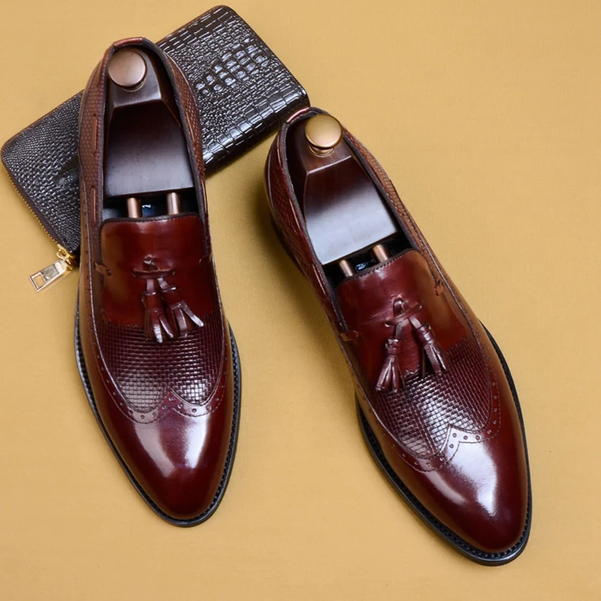 Classic Design Genuine Leather Formal Wingtip Brogues Shoes Pointed Toe Slip on Men's Tassels Business Loafers For Male AS157
Classic Design Genuine Leather Formal Wingtip Brogues Shoes Pointed Toe Slip on Men's Tassels Business Loafers For Male AS157