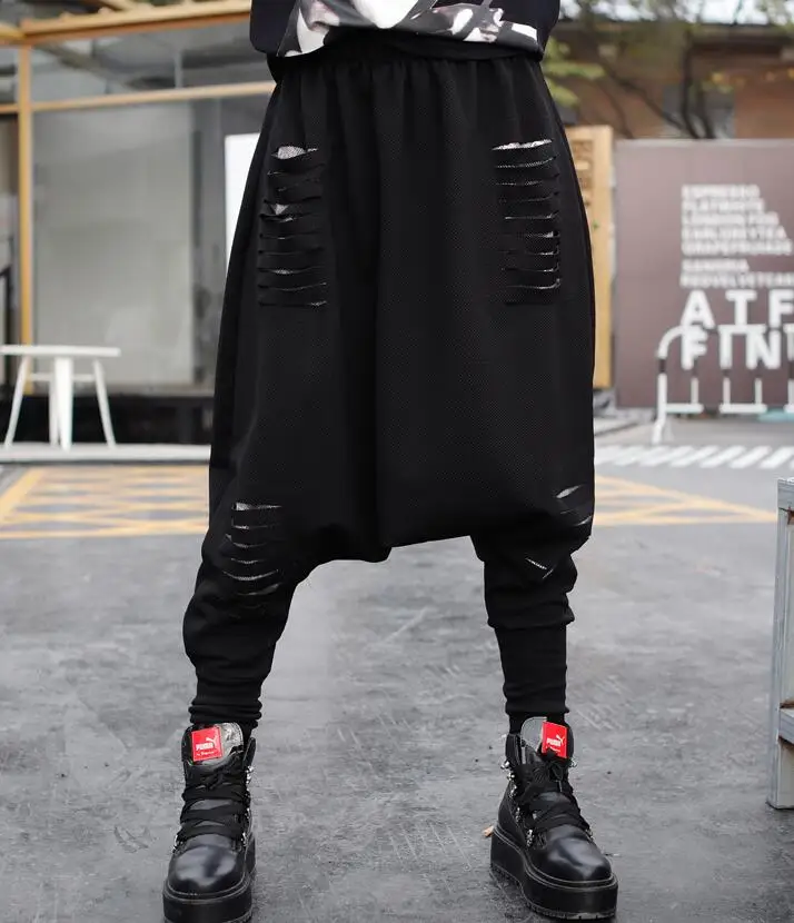 Free size/ Hot / Spring Women New Fashion Before the hole inside hot haroun pants Black street Show thin crane fork pants
Free size/ Hot / Spring Women New Fashion Before the hole inside hot haroun pants Black street Show thin crane fork pants