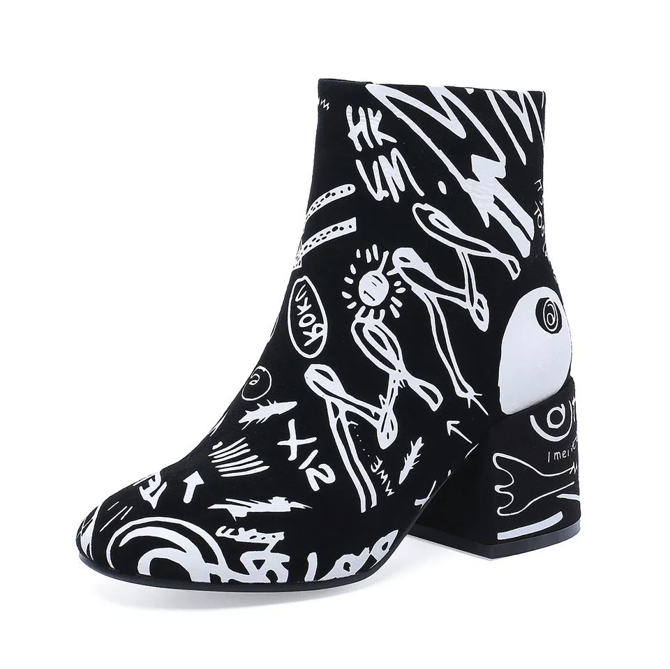 Fashion women's ankle boots high quality fabric beautiful graffiti comfortable inner autumn and winter shoes women's booties
Fashion women's ankle boots high quality fabric beautiful graffiti comfortable inner autumn and winter shoes women's booties