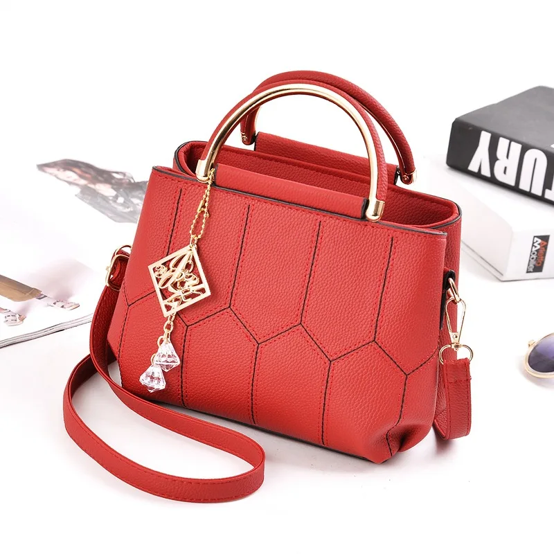 2021 New Fashion women Messenger Bag Soft PU Leather Handbag Solid Thread Shoulder ladies hand bags Casual female Crossbody bags
2021 New Fashion women Messenger Bag Soft PU Leather Handbag Solid Thread Shoulder ladies hand bags Casual female Crossbody bags