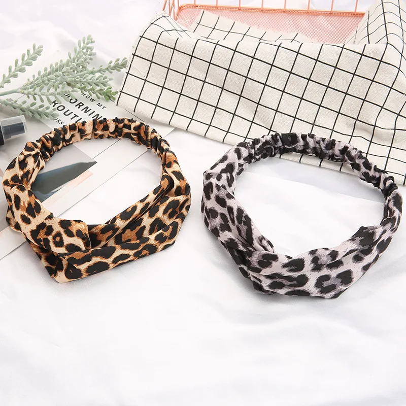 Fashion Leopard Print Headdress Women Hair Accessories Vintage Cross Knotted Elastic Hair Band Girls Female Headband
Fashion Leopard Print Headdress Women Hair Accessories Vintage Cross Knotted Elastic Hair Band Girls Female Headband