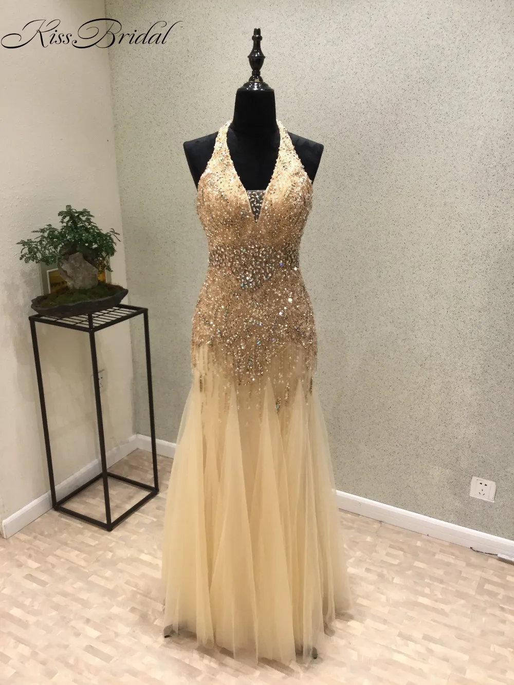vestido longo de festa New Arrival 2020 Halter Neck Sleeveless Floor Length Beaded Tulle Mermaid Prom Dresses 2017 Evening Dress
vestido longo de festa New Arrival 2020 Halter Neck Sleeveless Floor Length Beaded Tulle Mermaid Prom Dresses 2017 Evening Dress