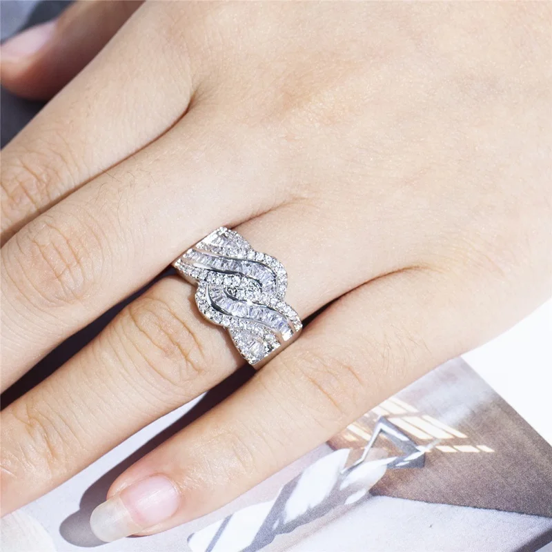 OMHXZJ Wholesale European Fashion Woman Man Party Wedding Gift White Luxury AAA Zircon 925 Sterling Silver Ring RR209
OMHXZJ Wholesale European Fashion Woman Man Party Wedding Gift White Luxury AAA Zircon 925 Sterling Silver Ring RR209