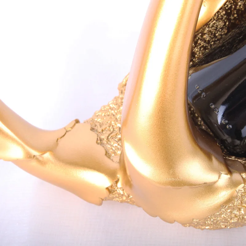 Bar Home Decoration Accessories Resin Swan Model Wine Rack Support Gold Couple Swan Wine Holder Resin Craft Valentine's Day Gift
Bar Home Decoration Accessories Resin Swan Model Wine Rack Support Gold Couple Swan Wine Holder Resin Craft Valentine's Day Gift