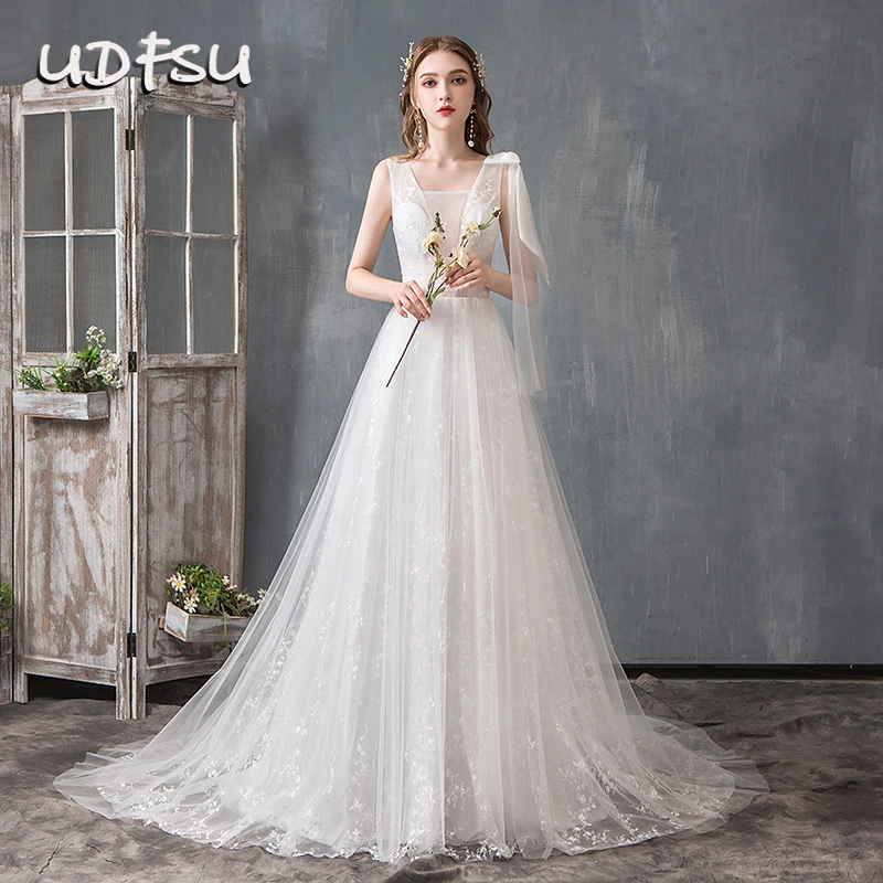 UDFSU Women V-Neck Vintage Tulle Wedding Dress Off Shoulder Backless A-Line Gown Lace Up Elegant Bride Wedding Gowns
UDFSU Women V-Neck Vintage Tulle Wedding Dress Off Shoulder Backless A-Line Gown Lace Up Elegant Bride Wedding Gowns