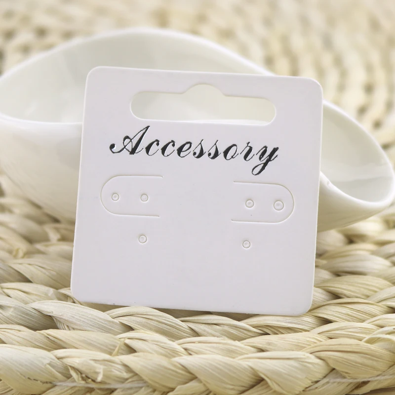 New Arrival 1000pcs Professional Paper Earring Ear Studs Holder Display Hang Cards White Drop Shipping
New Arrival 1000pcs Professional Paper Earring Ear Studs Holder Display Hang Cards White Drop Shipping