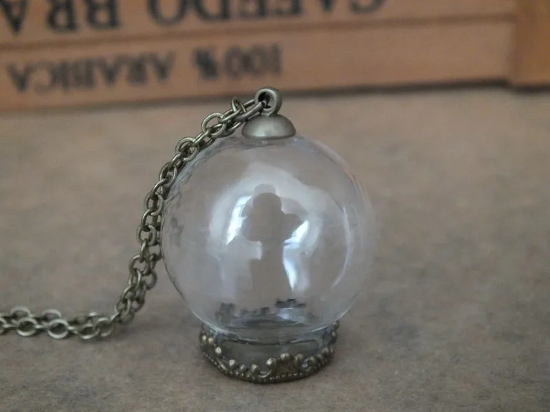 Free ship!! 25x15mm glass globe round ball with bronze an crown base glass vial jewelry pendant
Free ship!! 25x15mm glass globe round ball with bronze an crown base glass vial jewelry pendant