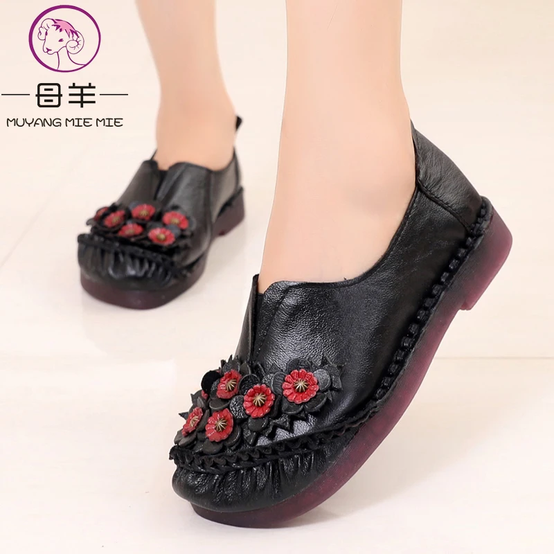 MUYANG Women Flats Genuine Leather Soft Casual Flower Flat Shoes Ladies Shoes Women Loafers Women Shoes Larger Size
MUYANG Women Flats Genuine Leather Soft Casual Flower Flat Shoes Ladies Shoes Women Loafers Women Shoes Larger Size