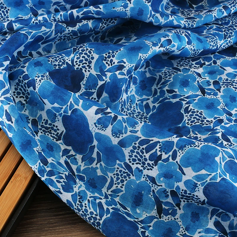 High quality pure ramie fabric Thin style in summer tissus High-end dresses, gowns and cheongsams patchwork Blue tie dye tissu
High quality pure ramie fabric Thin style in summer tissus High-end dresses, gowns and cheongsams patchwork Blue tie dye tissu