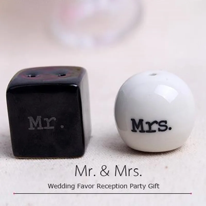 Factory Outlet Mr&Mrs Salt & Pepper Shakers 120sets/lot wedding Favors and gift
Factory Outlet Mr&Mrs Salt & Pepper Shakers 120sets/lot wedding Favors and gift