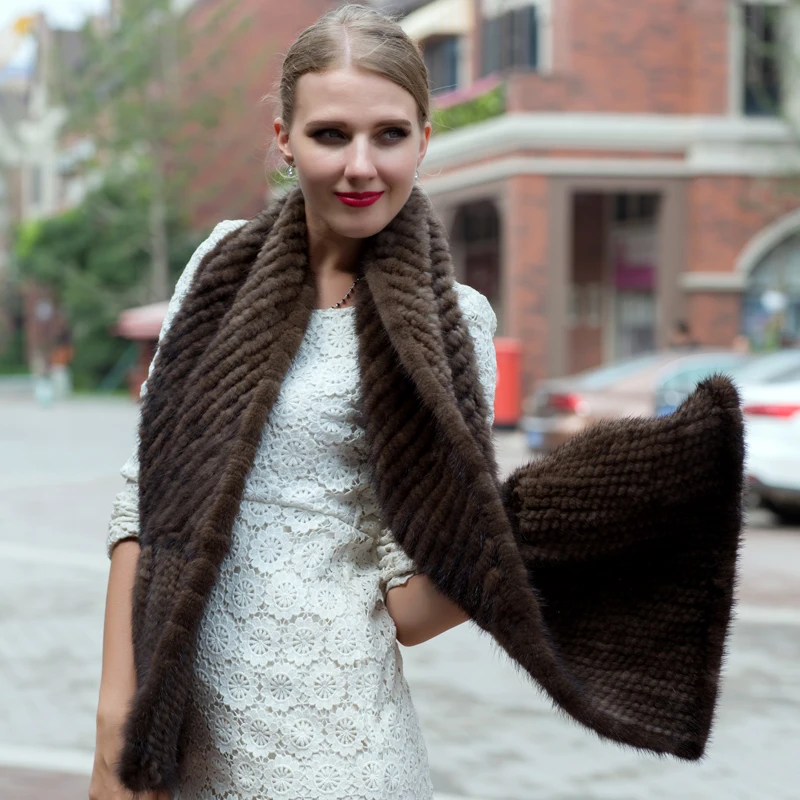 2021 new winter mink shawl hot sales high quality mink fur scarves shawl scarves warm cold
2021 new winter mink shawl hot sales high quality mink fur scarves shawl scarves warm cold