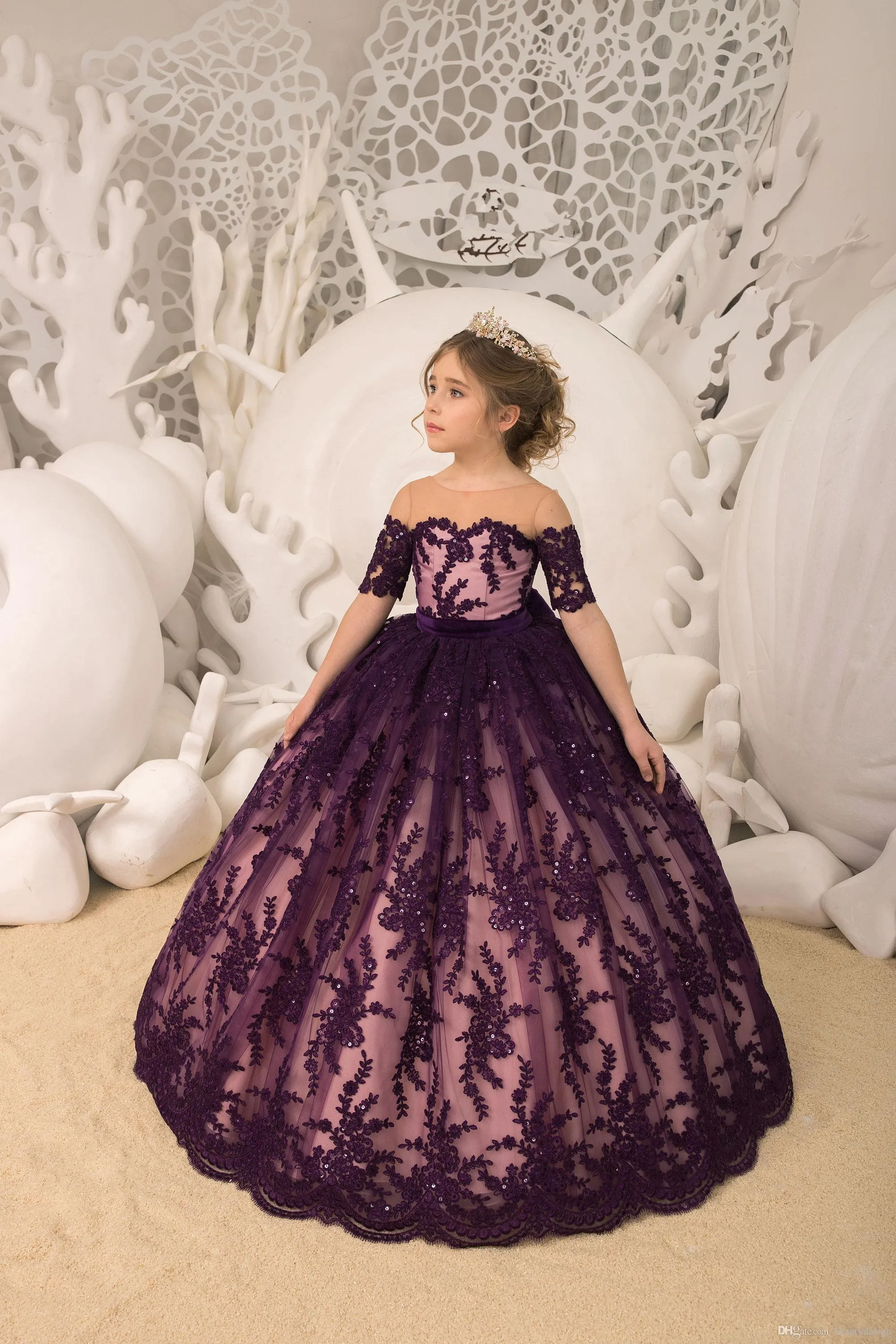 New Luxury Flower Girls Dresses for Weddings Short Sleeve Appliques First Communion Dress Girls Pageant
New Luxury Flower Girls Dresses for Weddings Short Sleeve Appliques First Communion Dress Girls Pageant