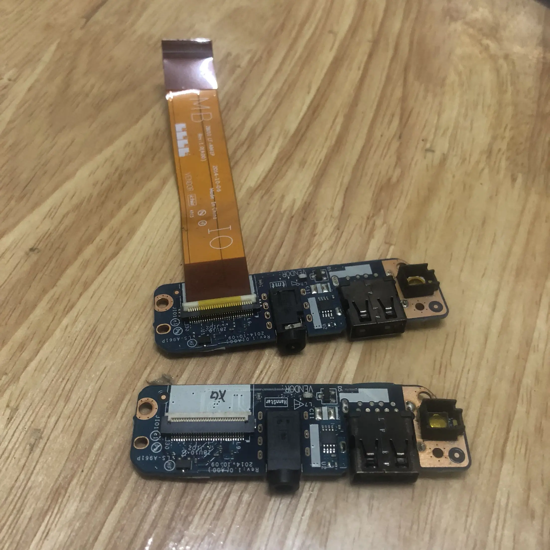For Dell Latitude E7450 Power Button / USB / Audio Port IO Circuit Board - 110HR 0110HR ZBU10 LS-A961P
For Dell Latitude E7450 Power Button / USB / Audio Port IO Circuit Board - 110HR 0110HR ZBU10 LS-A961P