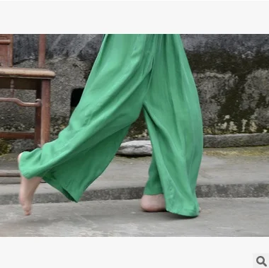 In the spring of 2016, new products, original design loose big code silk casual women's nine points wide leg pants
In the spring of 2016, new products, original design loose big code silk casual women's nine points wide leg pants