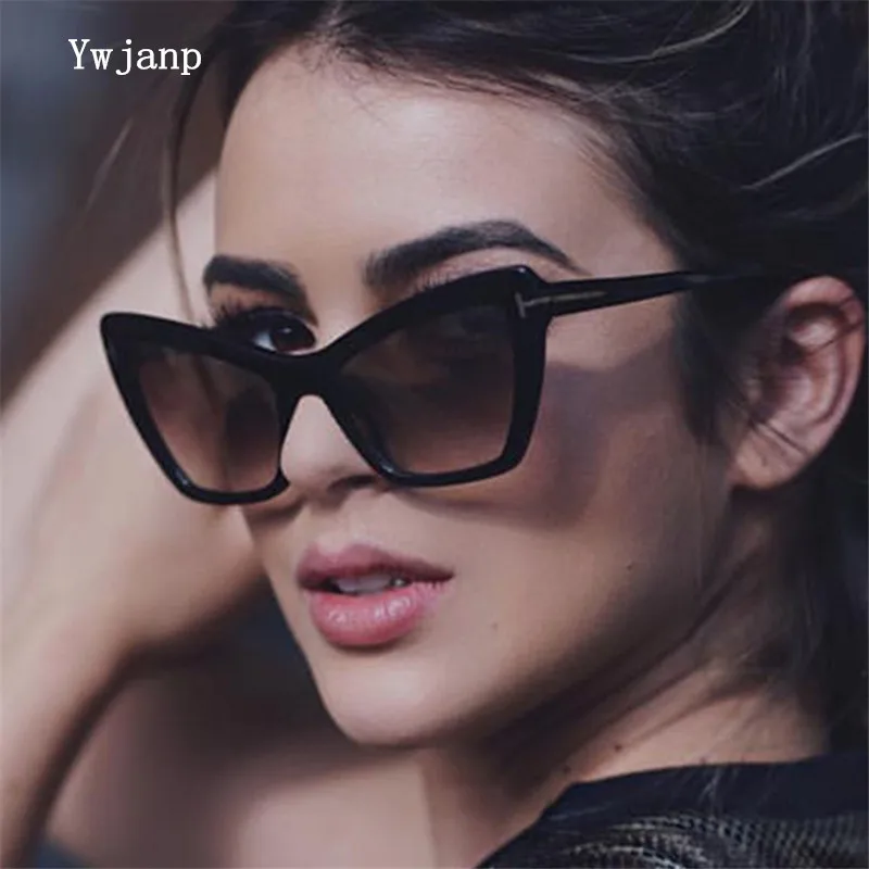 Ywjanp 2019 New cat eyes Sunglasses Women Brand designer Luxury retro T type Sun glasses Black transparent frame Glasses UV400
Ywjanp 2019 New cat eyes Sunglasses Women Brand designer Luxury retro T type Sun glasses Black transparent frame Glasses UV400