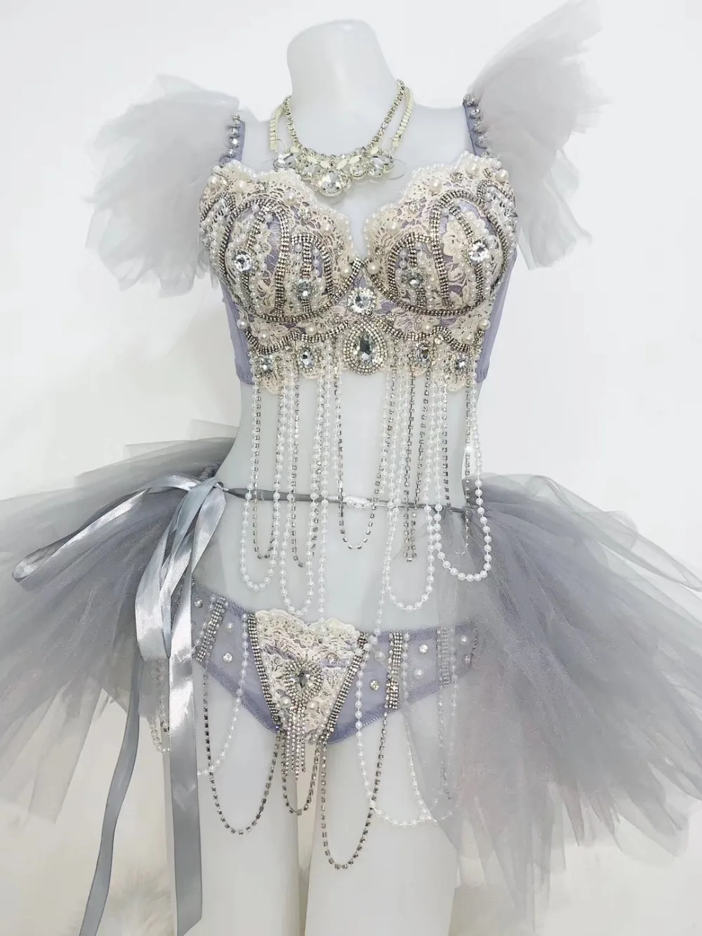 Sparkly Bright Crystals Beading Embroidery Bra Short Tutu Skirt Outfit Nightclub Singer Show Bikini Women's Birthday Set
Sparkly Bright Crystals Beading Embroidery Bra Short Tutu Skirt Outfit Nightclub Singer Show Bikini Women's Birthday Set