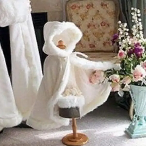 Long warm cloak white ivory bride winter wedding cloak shawl satin + faux fur cloak coat flower girl SHAWL children's cloak
Long warm cloak white ivory bride winter wedding cloak shawl satin + faux fur cloak coat flower girl SHAWL children's cloak