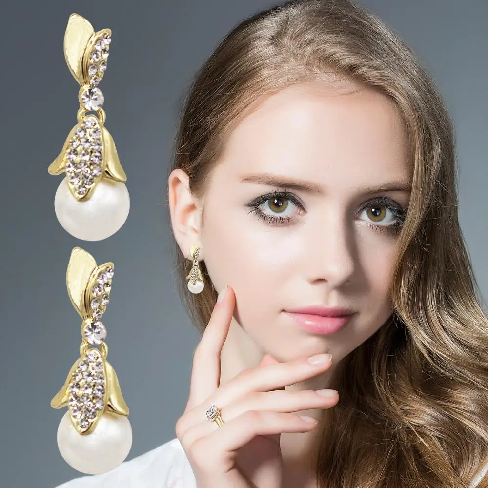 LYIYUNQ Fashion Flower Crystal Earring Vintage Leaf Rhinestone Jewelry Classic Long Pearl Stud Earrings For Women
LYIYUNQ Fashion Flower Crystal Earring Vintage Leaf Rhinestone Jewelry Classic Long Pearl Stud Earrings For Women