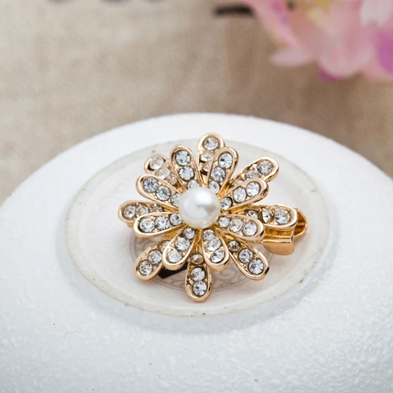 12pcs/lot Crystal Brooch Pin Petal Scarf Alloy Bright Jewelry Vintage Charm Style Corsage Rhinestone Accessory
12pcs/lot Crystal Brooch Pin Petal Scarf Alloy Bright Jewelry Vintage Charm Style Corsage Rhinestone Accessory