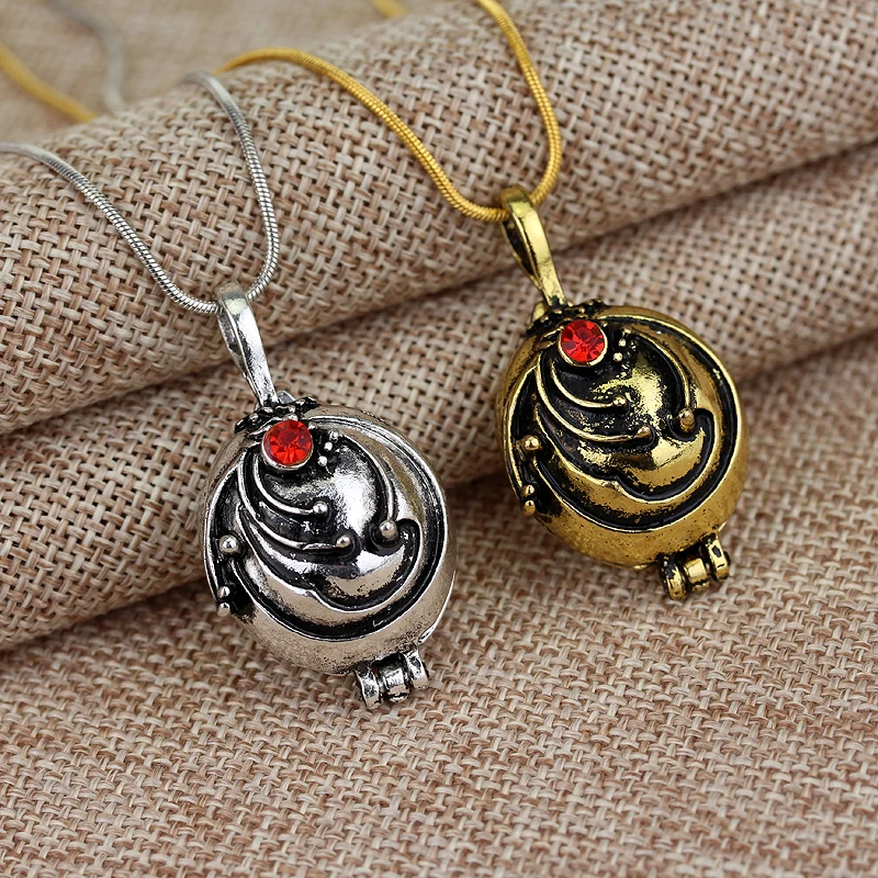 Vampire Diaries Elena Gilbert Verbena Necklace Red Crystal Pendant Charm Women Can be opened VintageJewelry Christmas Party Gift
Vampire Diaries Elena Gilbert Verbena Necklace Red Crystal Pendant Charm Women Can be opened VintageJewelry Christmas Party Gift