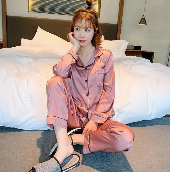Fdfklak Large size silk pajamas for women long sleeve casual sleepwear home clothes print female nightwear pyjamas pijamas set
Fdfklak Large size silk pajamas for women long sleeve casual sleepwear home clothes print female nightwear pyjamas pijamas set