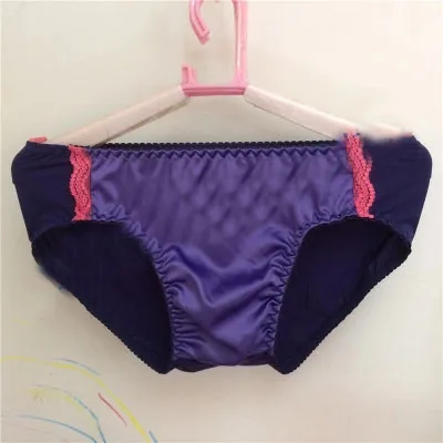 Sexy Men Underwear Briefs Ice Silk Slip Texture Mens Brief Underpants Sexy Low Waist Man Underwear Men
Sexy Men Underwear Briefs Ice Silk Slip Texture Mens Brief Underpants Sexy Low Waist Man Underwear Men