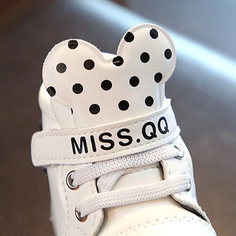 Baby Children Sport Shoes PU Leather Boys Girls Casual Kids Shoes Ears Pattern LED Light Luminous Sneakers
Baby Children Sport Shoes PU Leather Boys Girls Casual Kids Shoes Ears Pattern LED Light Luminous Sneakers