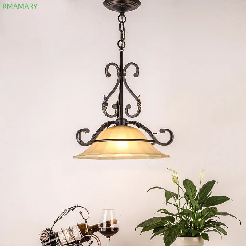 2019 new Nordic single head bar pendant light corridor balcony restaurant LED lights stair lamps glass pendant lamp 110-220V
2019 new Nordic single head bar pendant light corridor balcony restaurant LED lights stair lamps glass pendant lamp 110-220V