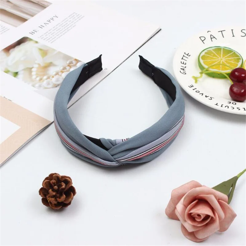 Fashion Korean Style Cross Elegant Plaid Stripes Hairband Hair Accessories For Women Girls Bezel Casual Girls Headband Headwear
Fashion Korean Style Cross Elegant Plaid Stripes Hairband Hair Accessories For Women Girls Bezel Casual Girls Headband Headwear