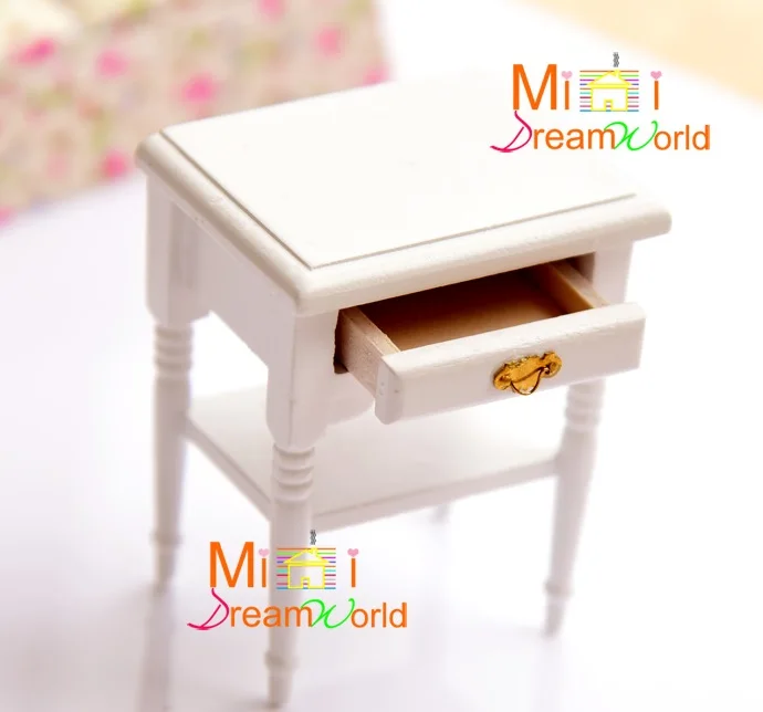 MINI Dollhouse Mini furniture accessories bat handle pure white nightstand small side table
MINI Dollhouse Mini furniture accessories bat handle pure white nightstand small side table