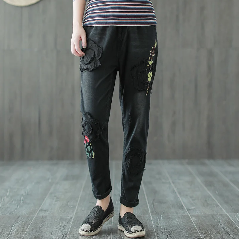 Hot women's 2019 autumn new national style retro edging cloth embroidered jeans Sen female elastic band harem pants
Hot women's 2019 autumn new national style retro edging cloth embroidered jeans Sen female elastic band harem pants