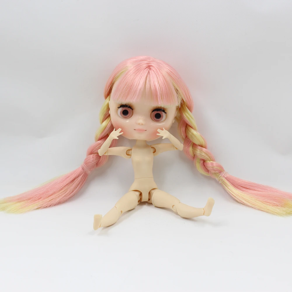 Фабричная кукла среднего размера телесного цвета с розовыми глазами розового и