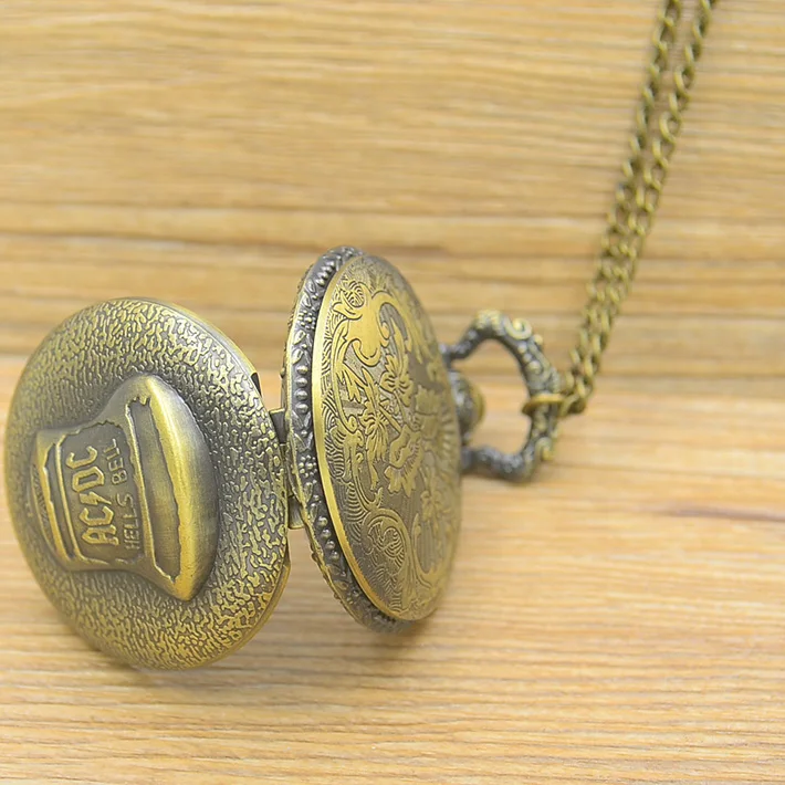 Wholesale Antique Hells Bell Pocket Watch Necklace Women Steampunk Pattern Quartz FOB Watches Men Bronze Retro Chain Jewelry
Wholesale Antique Hells Bell Pocket Watch Necklace Women Steampunk Pattern Quartz FOB Watches Men Bronze Retro Chain Jewelry