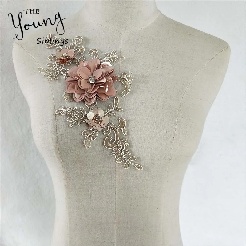 Gold Embroidery Lace Collar Fashion 3D Flower Sequins Lace Fabric Embellishment Neckline DIY Applique Garment Decor Sell in 1PC
Gold Embroidery Lace Collar Fashion 3D Flower Sequins Lace Fabric Embellishment Neckline DIY Applique Garment Decor Sell in 1PC