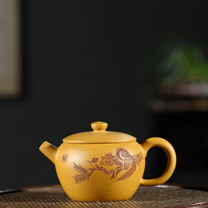 Yixing purple clay pots, all hand-made raw ore gold mud giant wheel Pearl pots, Kungfu teapots, tea sets and gifts
Yixing purple clay pots, all hand-made raw ore gold mud giant wheel Pearl pots, Kungfu teapots, tea sets and gifts
