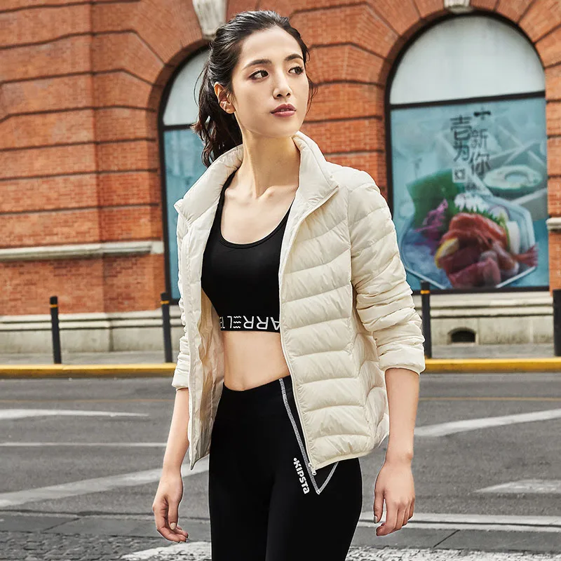 Куртка женская, тонкая, короткая, с воротником-стойкой, осень/зима, 2019 
Куртка женская, тонкая, короткая, с воротником-стойкой, осень/зима, 2019